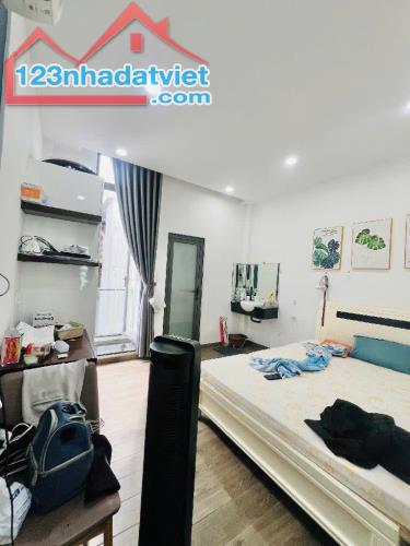 Cần bán căn nhà siêu phẩm đường Lý Chính Thắng Quận 3 19,6 Tỷ