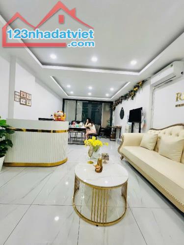 Cần bán căn nhà siêu phẩm đường Lý Chính Thắng Quận 3 19,6 Tỷ - 1