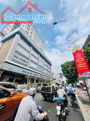 Cần bán căn nhà siêu phẩm đường Lý Chính Thắng Quận 3 19,6 Tỷ - 2