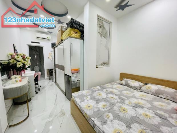 Nhà đẹp Tùng Thiện Vương 4x15 chỉ 50m ra mặt tiền giá chào 7 tỷ - 1