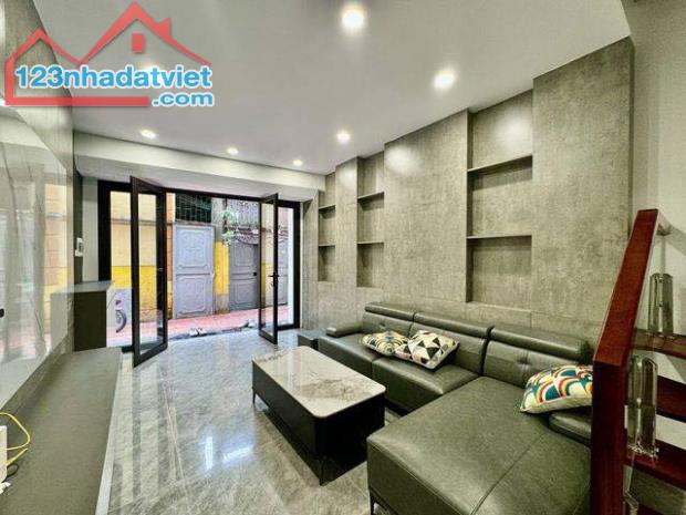 BÁN GẤP NHÀ PHỐ ĐÀM QUANG TRUNG 42M2, 4T DÂN XÂY, Ô TÔ ĐỖ GẦN NHỈNH 8 TỶ