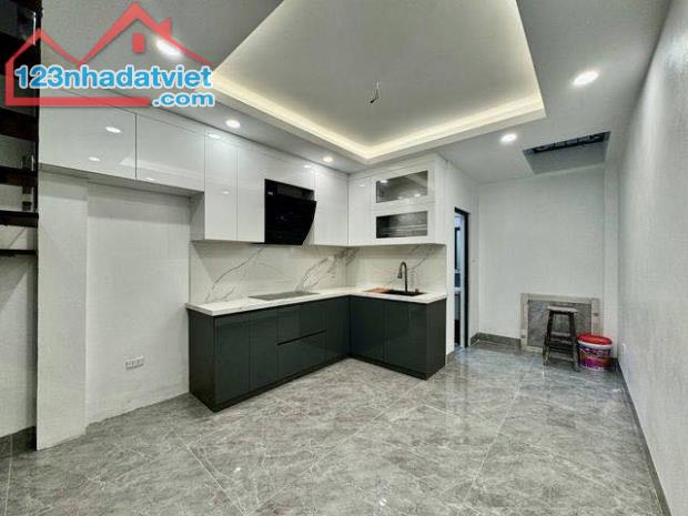 BÁN GẤP NHÀ PHỐ ĐÀM QUANG TRUNG 42M2, 4T DÂN XÂY, Ô TÔ ĐỖ GẦN NHỈNH 8 TỶ - 2