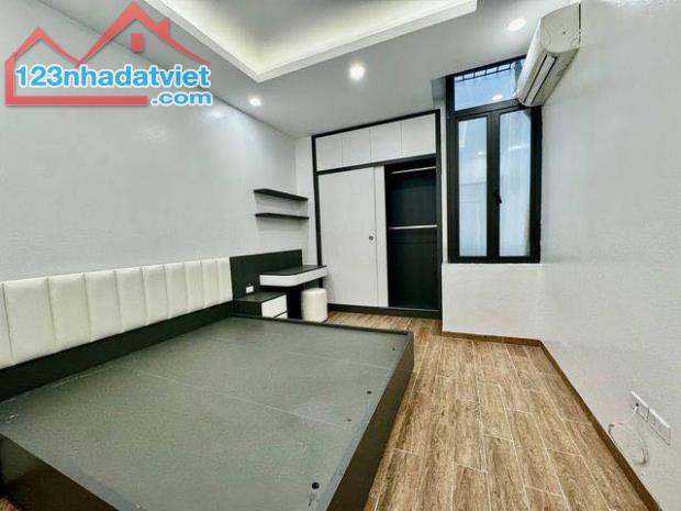 BÁN GẤP NHÀ PHỐ ĐÀM QUANG TRUNG 42M2, 4T DÂN XÂY, Ô TÔ ĐỖ GẦN NHỈNH 8 TỶ - 4