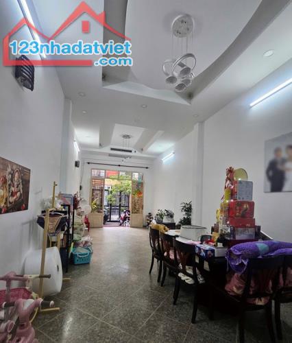 Nhà 4 tầng, Hẻm Xe Hơi, Hoàng Hoa Thám, Tân Bình, 4x25m, 101m2, chỉ 13.9 tỷ TL