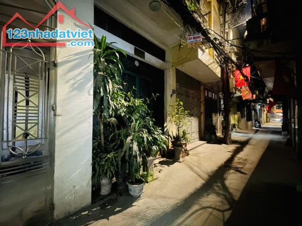 BÁN GẤP NHÀ NGỌC HỒI HOÀNG MAI 2 MẶT THOÁNG TRƯỚC SAU 56M GIÁ NHỈNH 8 TỶ - 2