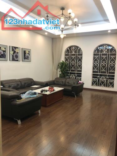 BÁN NHÀ 5 TẦNG THANG MÁY, TẶNG 100% NỘI THẮT XIN SÒ, PHỐ YÊN LỘ, ĐÔ NGHĨA HÀ ĐÔNG, DT:100M - 1