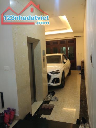 BÁN NHÀ 5 TẦNG THANG MÁY, TẶNG 100% NỘI THẮT XIN SÒ, PHỐ YÊN LỘ, ĐÔ NGHĨA HÀ ĐÔNG, DT:100M - 4
