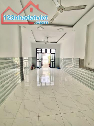 NHÀ GẤP BÁN - GẦN CV LÀNG HOA & CHỢ THẠCH ĐÀ GV - DT ( 5,7 × 14,5 ) - 2 TẦNG CHỈ 4.X TỶ - 2