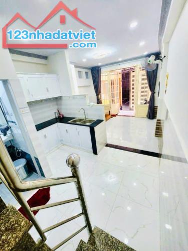 -BÁN NHÀ - SỔ H-RIÊNG - KHÔNG QUY HOẠCH -SỔ VUÔNG A4- DTSD:45 M2- CHỈ: 2,55 TỶ P15-Q8