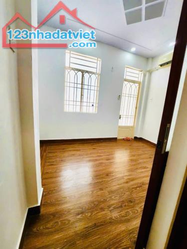 -BÁN NHÀ - SỔ H-RIÊNG - KHÔNG QUY HOẠCH -SỔ VUÔNG A4- DTSD:45 M2- CHỈ: 2,55 TỶ P15-Q8 - 4
