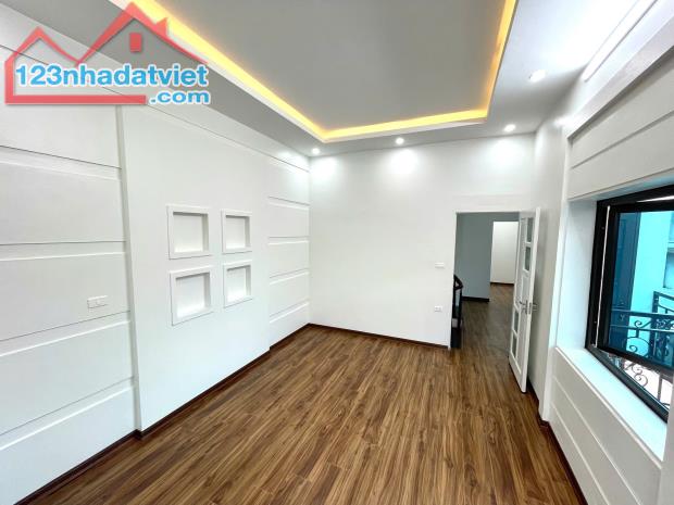 Bán nhà Ngọc Trục, Đại Mỗ, Nam Từ Liêm nhà đẹp ô tô đỗ cửa dt 43m 5t mt 4,5m giá 6,8 tỷ