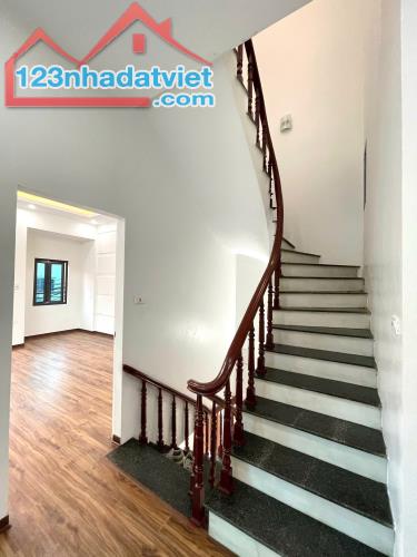 Bán nhà Ngọc Trục, Đại Mỗ, Nam Từ Liêm nhà đẹp ô tô đỗ cửa dt 43m 5t mt 4,5m giá 6,8 tỷ - 1