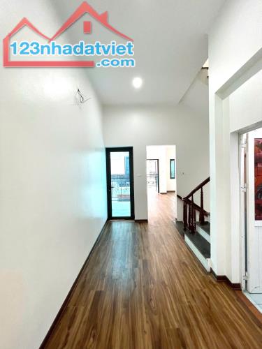 Bán nhà Ngọc Trục, Đại Mỗ, Nam Từ Liêm nhà đẹp ô tô đỗ cửa dt 43m 5t mt 4,5m giá 6,8 tỷ - 3