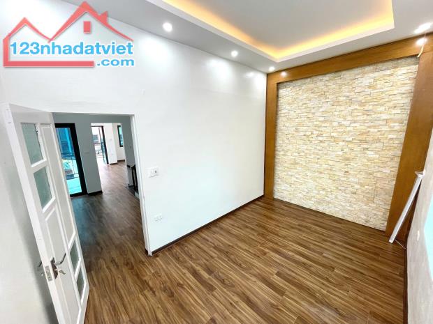 Bán nhà Ngọc Trục, Đại Mỗ, Nam Từ Liêm nhà đẹp ô tô đỗ cửa dt 43m 5t mt 4,5m giá 6,8 tỷ - 4