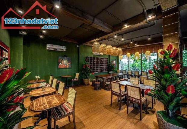 [KD Sầm Uất] Bán gấp nhà Phố Ngụy Như Kontum, 96m2X4T,MT 8m,giá 36.8 tỷ,vỉa hè,ô tô tránh