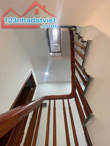 🌹HÓT NHÀ BỒ ĐỀ , GARA Ô TÔ ,45 M2, MT 5 M . NGÕ THÔNG - FULL NỘI THẤT, HƠN 10 TỶ TL - 4