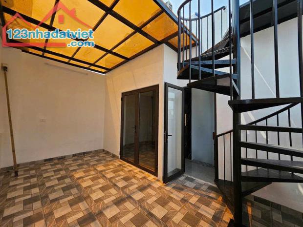 🌹HÓT NHÀ BỒ ĐỀ , GARA Ô TÔ ,45 M2, MT 5 M . NGÕ THÔNG - FULL NỘI THẤT, HƠN 10 TỶ TL - 5