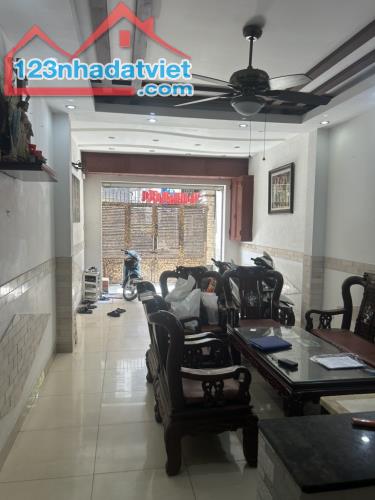 Bán nhà MT Nguyễn Bá Tòng Phường 11 Tân Bình, 5 tầng 7PN, giá 12.5 tỷ