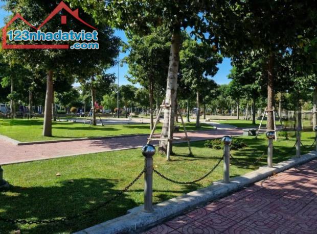 Cần bán 2 lô liền kề mặt tiền đường lớn Võ Văn Kiệt đối diện công viên gần siêu thị Lotte - 2