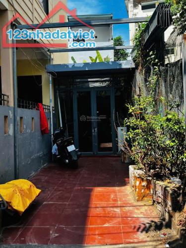 Bán nhà cấp 4, dt 94m² nhà đầu tiên của hẻm 471 Nguyễn Tất Thành-Xuân Hà-Thanh Khê- Đà Nẵn