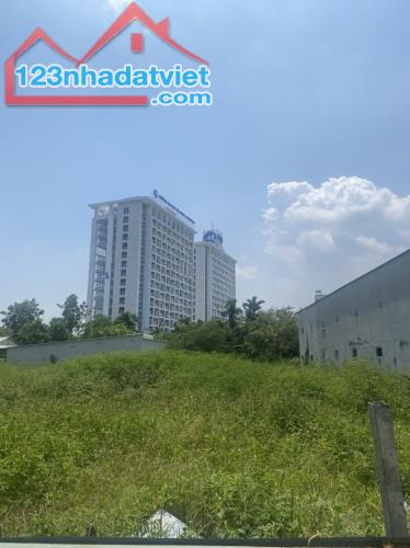 Gấp Bán 605M2 Đất Full Thổ, Ngang 20M, Đường Lã Xuân Oai-Long Trường. Thủ Đức - 2