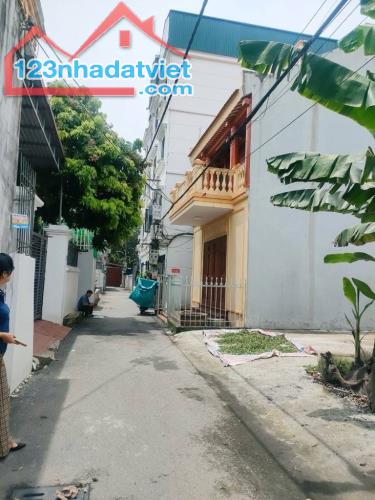 Hót 55m2 giá chỉ hơn 3 tỷ  đất vuông vắn trước nhà ô tô tránh 20 m ra đường 2 ô tô tải trá - 2