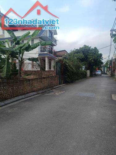 Bán thửa đất Thổ cư + Vườn tại Long Biên  cho bác nào cần DT rộng xây BT nhà vườn hoặc xưở