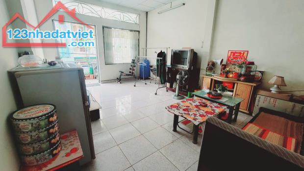 Nhà bán gần sân bay hẻm xe hơi đường Xuân  Diệu phường 4, Quận Tân Bình - 1