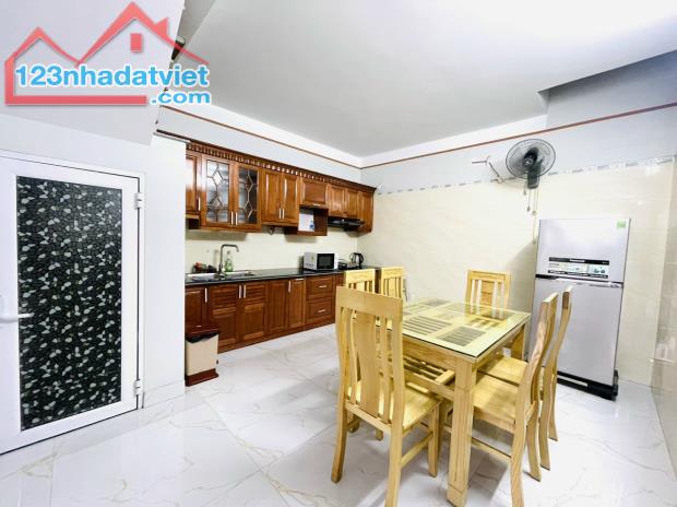 Cho thuê nhà Văn Cao, 4 phòng ngủ full đồ, DT: 55m2. - 2