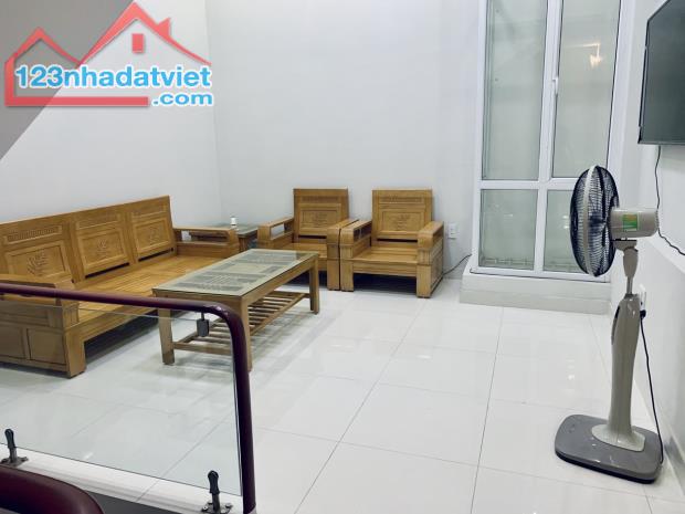 Cho thuê nhà Văn Cao, 4 phòng ngủ full đồ, DT: 55m2. - 3