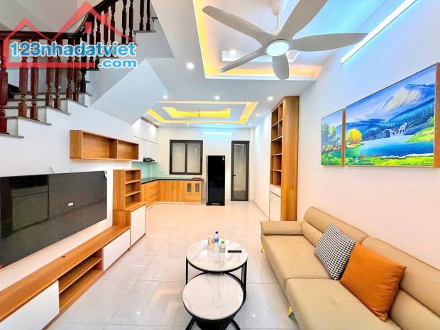 KIẾM ĐÂU RA NHÀ ĐẸP _CÓ Ô CHỜ THANG CÓ THỂ CHUYỂN SANG CCMN_2 MẶT THOÁNG_54M2,4 TẦNG _9,tỷ - 1