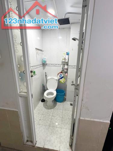 Nhà 2 tầng hẻm thông gần mặt tiền Nguyễn Duy P9Q8 - 3
