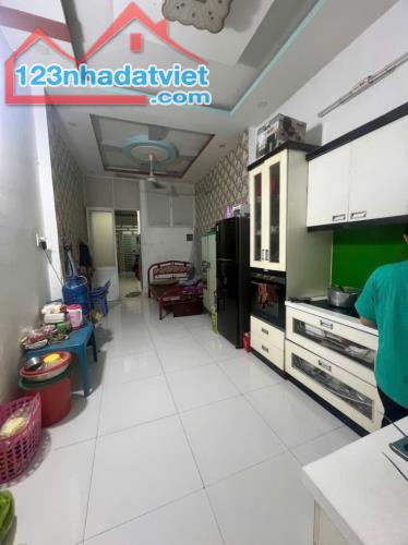 NGAY CẦU NHỊ THIÊN ĐƯỜNG P6 QUẬN 8 - NHÀ 62M2 2 TẦNG BTCT - HOÀN CÔNG - CHỈ 4.3 TỶ - 4