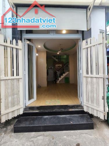 Nhà góc 4 tầng hẻm thông Nguyễn Trãi P2Q5. Giá 6.38 tỷ