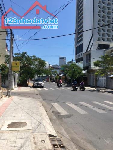 Bán lô đất đẹp 2 mặt đường Dương Hiến Quyền, Phó Đức Chính, ngang gần 8m giá tốt