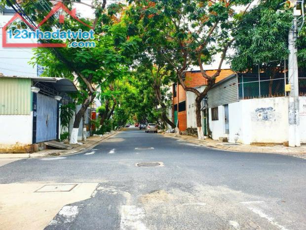 Bán lô đất đẹp 2 mặt đường Dương Hiến Quyền, Phó Đức Chính, ngang gần 8m giá tốt - 2