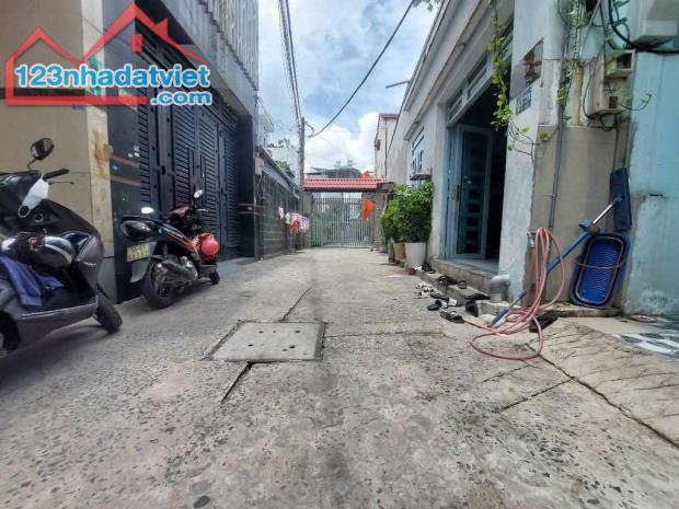 BÁN NHÀ HẺM XE HƠI ĐƯỜNG NGUYỄN VĂN QUÁ 72M2 NỞ HẬU 2 LẦU BTCT 4.2 TỶ - 1