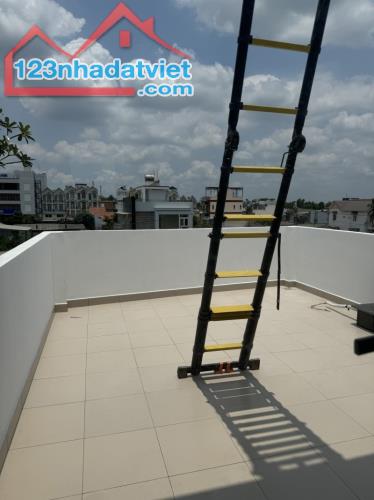 ĐẴNG CẤP: xe hơi né, 30m ra Hà Huy Giáp, Q12, 3 tầng mới, 70m2, chỉ 4.6 tỷ. - 4