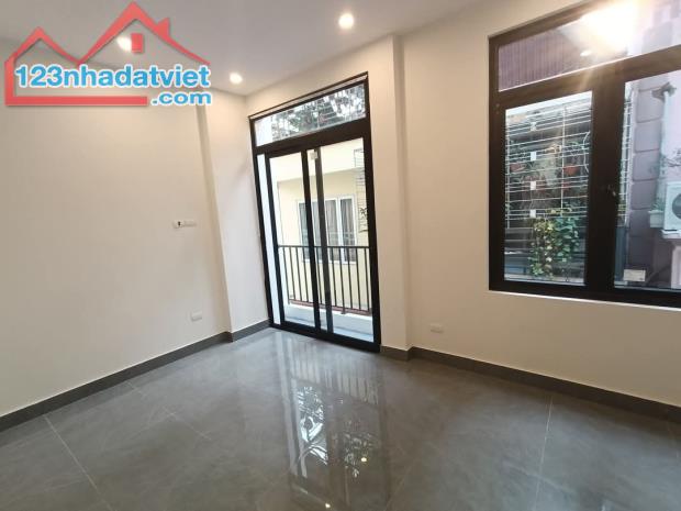 Bán gấp! Nhà dòng tiền êm như ru - Khách thuê kín -  Gần ngay Ngã Tư Sở - 45m2 - Chỉ 8 tỷ - 4