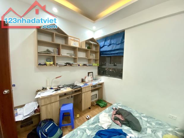 Bán gấp căn hộ chung cư Khu đô thị Định Công, Hoàng Mai, nhà đẹp, view hồ Định Công - 2