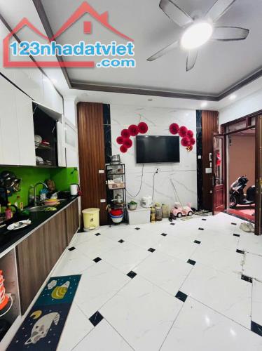 Chính chủ bán gấp nhà mới, ô tô sát,  Ngõ 1 Bùi Xương Trạch. DT: 43m2 – 5 tầng. 7,65 tỷ. - 3