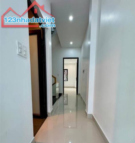Bán nhà Dư Hàng, Trần Nguyên Hãn, Lê Chân, Hải Phòng. 3 tầng, 59m2, 3,3 tỷ. Ngang 3,5m, d2 - 2