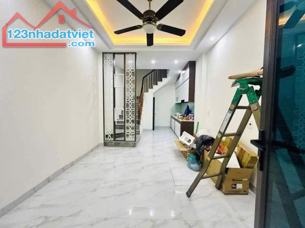 SỐC-BÁN NHÀ KIM CHUNG, HOÀI ĐỨC-30M-3 NGỦ-MẶT TIỀN 3,7M- VÀI BƯỚC Ô TÔ QUA NHÀ-GIÁ CHỈ