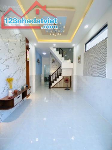 Bán nhà ngay Bình Đông hẻm xe hơi, Q. 8, 4x13m, 4 PN, giá nhỉnh 4 tỷ