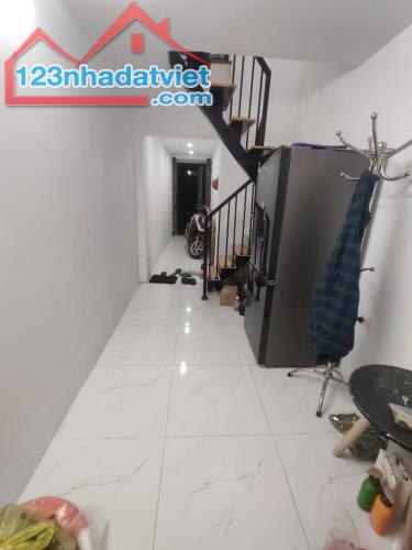 Bán nhà nguyên căn ngõ 381 Bạch Mai, Hai Bà Trưng 20m x 5T giá 3.45 tỷ, sổ đỏ GD