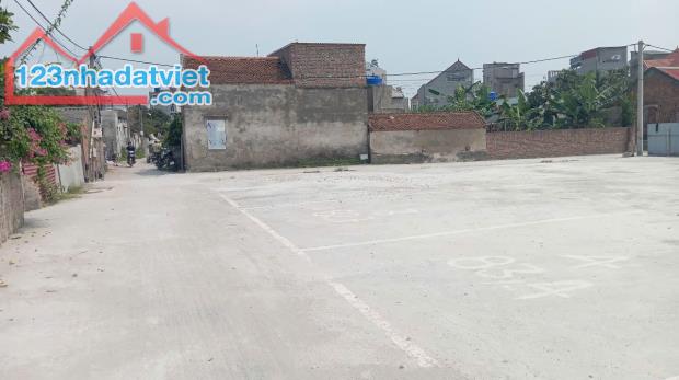 BÁN ĐẤT GIA BÌNH, BẮC NINH. 85M2 * MT 5M * 2,15 TỶ. Ô TÔ 7 CHỖ THÔNG. - 1