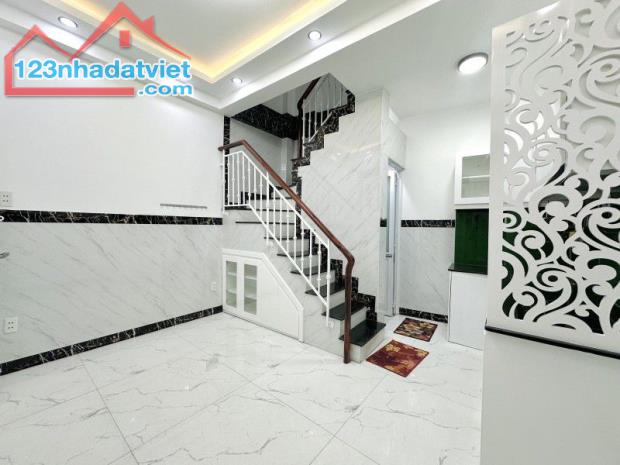 MINI PHÚ NHUẬN - HUỲNH VĂN BÁNH, P15 - NHÀ ĐẸP 4 TẦNG, CÓ SÂN THƯỢNG - SỔ ĐẸP A4 - 3.x TỶ.