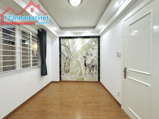 MINI PHÚ NHUẬN - HUỲNH VĂN BÁNH, P15 - NHÀ ĐẸP 4 TẦNG, CÓ SÂN THƯỢNG - SỔ ĐẸP A4 - 3.x TỶ. - 1