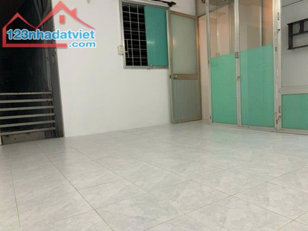 LAM SƠN - PHÚ NHUẬN - 50M LÀ MẶT TIỀN - 3 TẦNG - TRỐNG VÀO Ở LIỀN - CHỈ 3.1 TỶ - 3