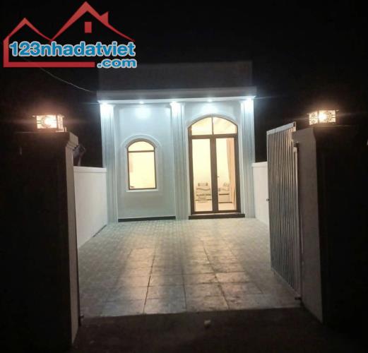 Kẹt tiền bán gấp nhà mới Nguyễn Thị Lắng – Tân Phú Trung – Củ Chi – 690 Triệu - SHR - 5